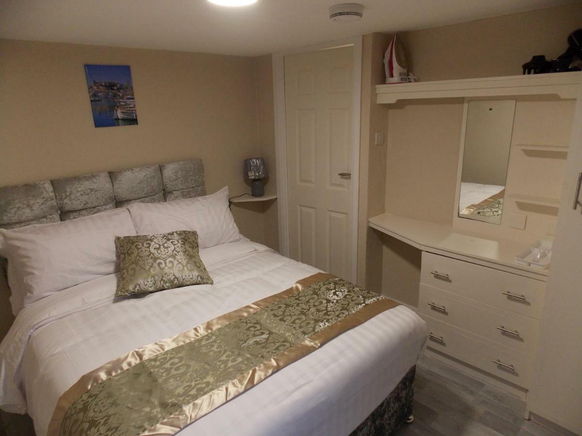 The Cabins Hotel Kirikee ภายนอก รูปภาพ